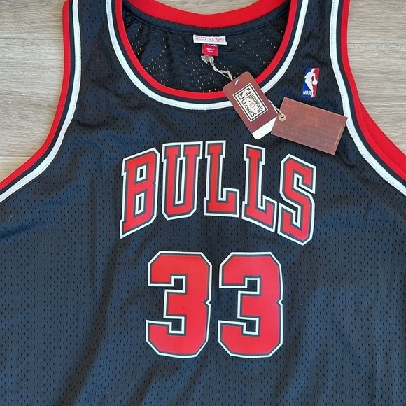 Scottie Pippen Chicago Bulls 1997/98 Hardwood Classics Swingman PlayerJersey - Picture 6 of 12
